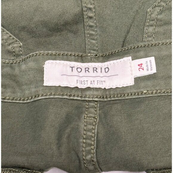 Torrid Womens Size 24 Green Button Fly Shorts Pockets High Rise Stretch New - Picture 5 of 7